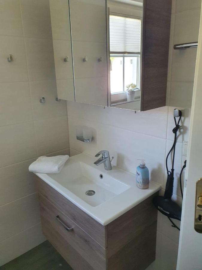 Neddesitz Ferienapartment Wiese & Meer Auf Ruegen מראה חיצוני תמונה
